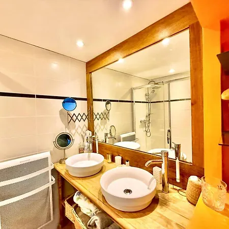 Plaisirs De בית נופש *